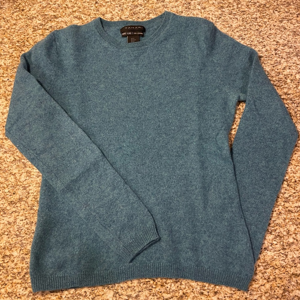 Teal Tahari 100% cashmere sweater